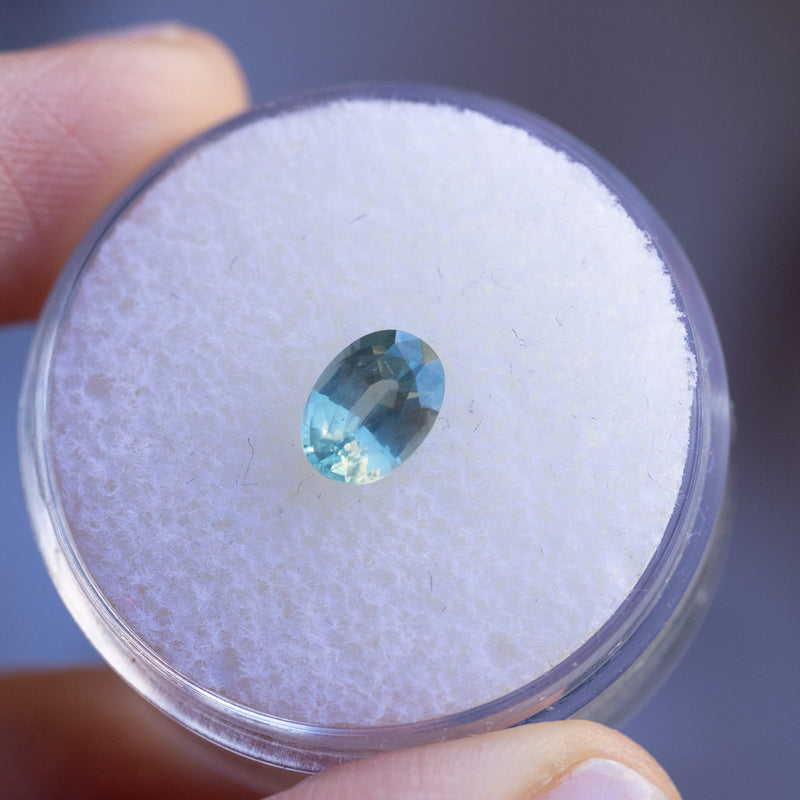 0.98CT OVAL MONTANA SAPPHIRE, LIGHT AQUA BLUE SEAFOAM, UNTREATED, 7.03X5.08X3.23MM