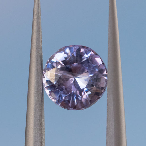 1.67CT ROUND MADAGASCAR SAPPHIRE, LIGHT LAVENDER PURPLE, 6.81X4.61MM