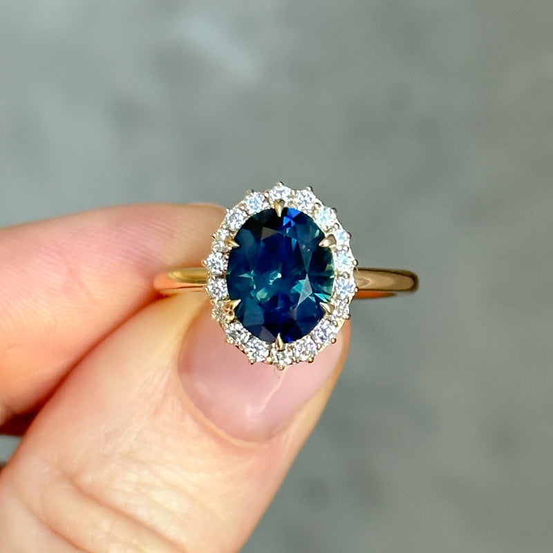 3.15ct Oval Blue Untreated Nigerian Sapphire Antique-Style Diamond Halo Ring in 18k Yellow Gold