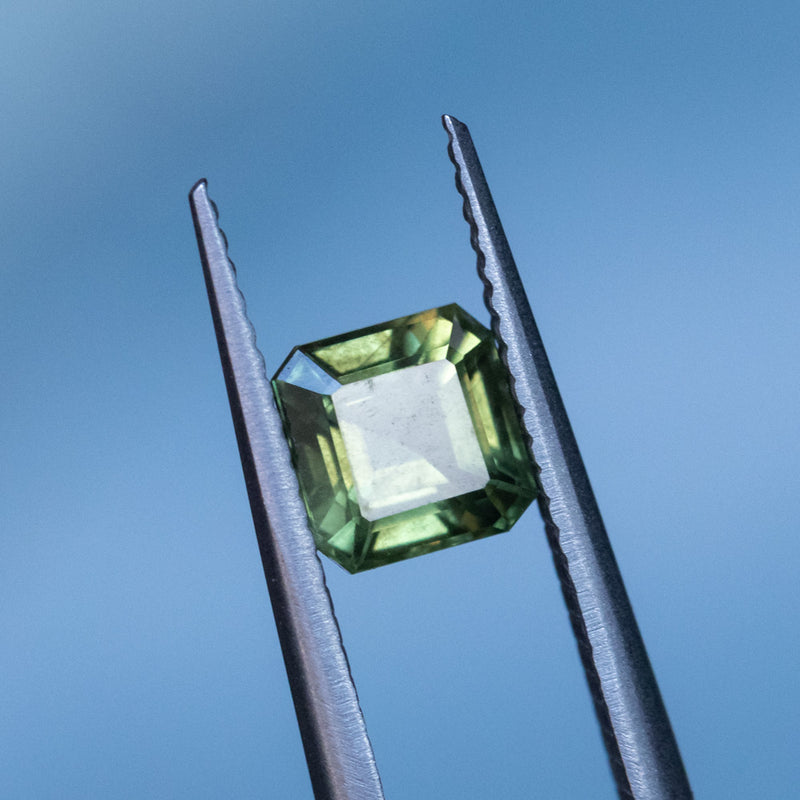 1.36CT SQUARE ASSCHER CUT AUSTRALIAN SAPPHIRE, APPLE GREEN, 5.67X5.74X4MM