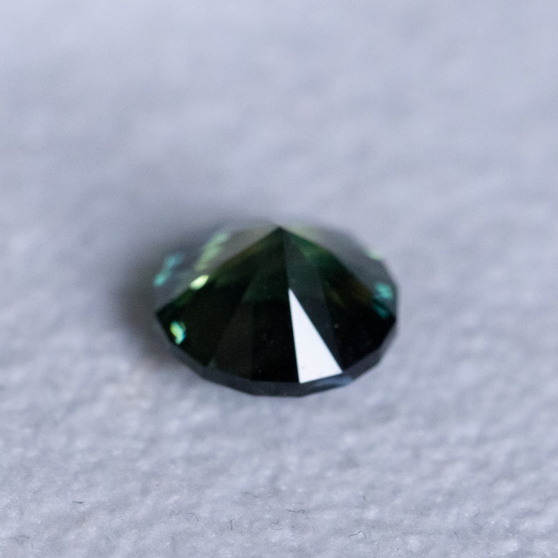 2.7CT FANCY ROUND AUSTRALIAN SAPPHIRE, DEEP PARTI GREEN YELLOW TEAL, UNTREATED, 7.8X5MM