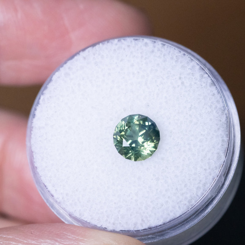 1.51CT ROUND AUSTRALIAN SAPPHIRE, SPARKLING JUNGLE PARTI GREEN, UNTREATED, 6.55X4.48MM