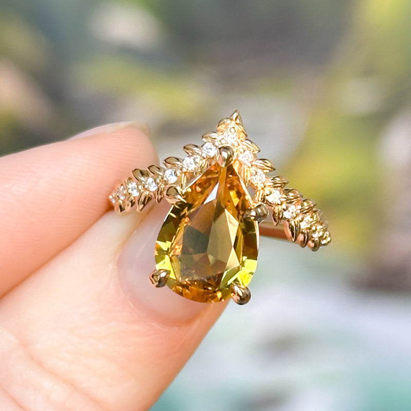 3.68ct Bicolor Australian Untreated Pear Sapphire and Diamond-Studded Pointed Vine Solitaire in 18k Yellow Gold