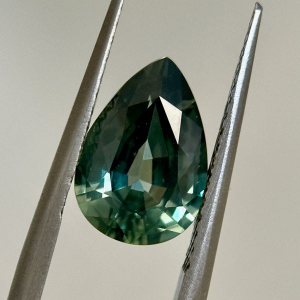 2.16CT AUSTRALIAN PEAR SAPPHIRE, COLOR SHIFTING GREEN TEAL TO GREY, 10X7MM, EARLY ACCESS