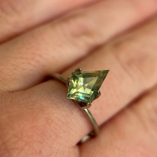 2.53CT MADAGASCAR KITE SAPPHIRE, PARTI GREEN BLUE YELLOW, 11.5X8.1X5.4MM, EARLY ACCESS