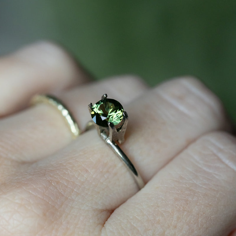 1.12CT ROUND PRECISION CUT AUSTRALIAN SAPPHIRE, GREEN, 6.15X4.05MM, UNTREATED