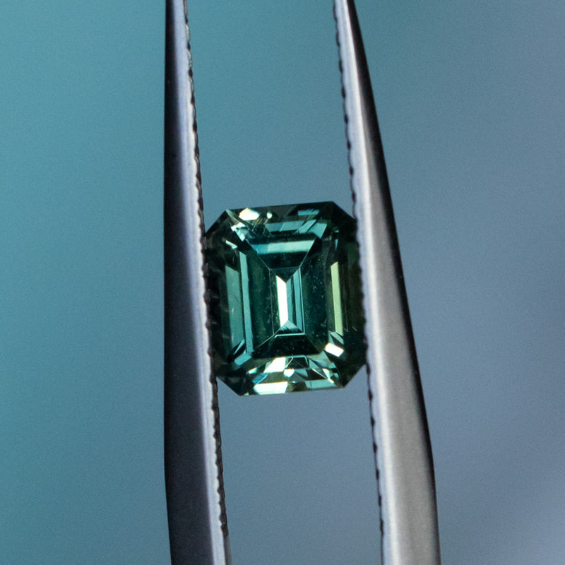 1.02CT EMERALD CUT AUSTRALIAN SAPPHIRE, MEDIUM TEAL GREEN, 6.03X4.78X3.53MM EARLY ACCESS