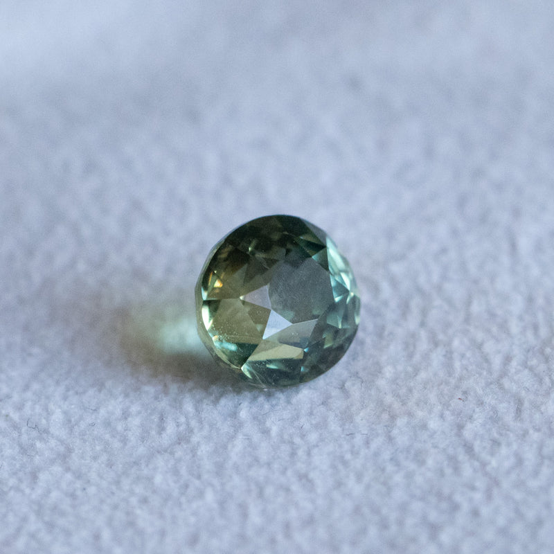 3.03CT OVAL MADAGASCAR SAPPHIRE, PARTI TEAL GREEN YELLOW, 8.09X7.33X6.30MM, UNTREATED EARLY ACCESS