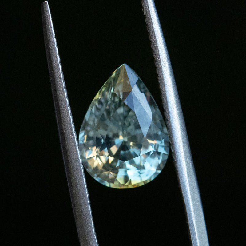 3.17CT MADAGASCAR PEAR SAPPHIRE, PARTI MINT GREEN YELLOW, 10.71X7.76X5.39MM EARLY ACCESS