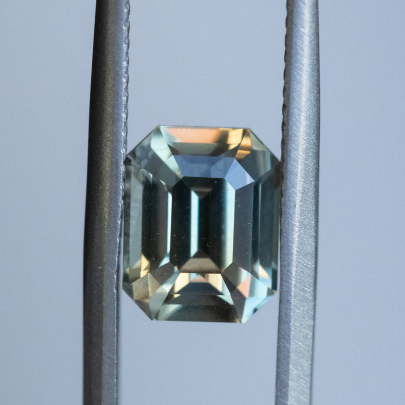 2.60CT EMERALD CUT MADAGASCAR SAPPHIRE, COLOR SHIFTING CHAMPAGNE TO MINT GREEN GREY, 8.22X6.57X4.83MM EARLY ACCESS