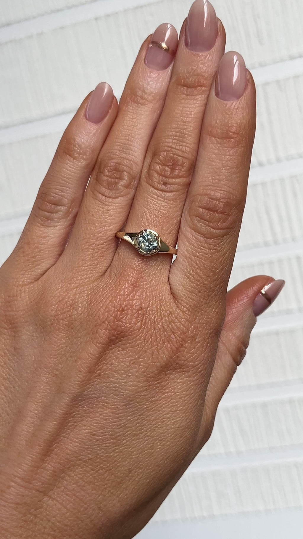0.88ct Untreated Round Montana Sapphire Low Profile 4 Prong Signet Solitaire in 14k Yellow Gold