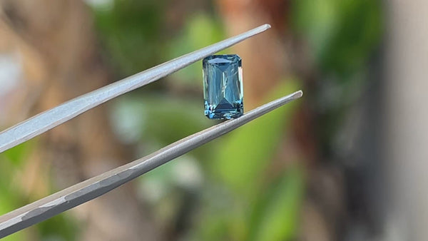 1.54CT ELONGATED PRECISION "SCISSOR" CUT MONTANA SAPPHIRE, TEAL BLUE, 7.9X4.9MM