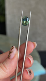 4.53CT OVAL MADAGASCAR SAPPHIRE, PARTI BLUE GREEN YELLOW, UNTREATED, 11.3X8.7X5.7MM