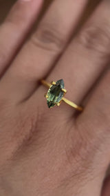 1.12CT MARQUISE AUSTRALIAN SAPPHIRE, PARTI GREEN YELLOW, 9.90X4.90MM, UNTREATED