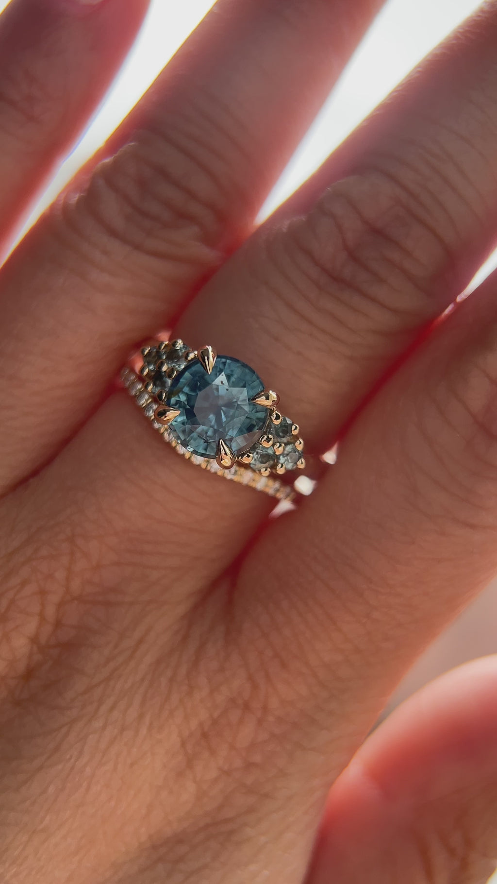 2.59ct Untreated GIA Blue Sapphire and Teal Sapphire Diamond Cluster Evergreen Ring in 14k Yellow Gold