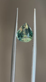 1.79CT MADAGASCAR PEAR SAPPHIRE, PARTI GREEN BLUE YELLOW, 7.69X6.33X5MM, UNTREATED, EARLY ACCESS