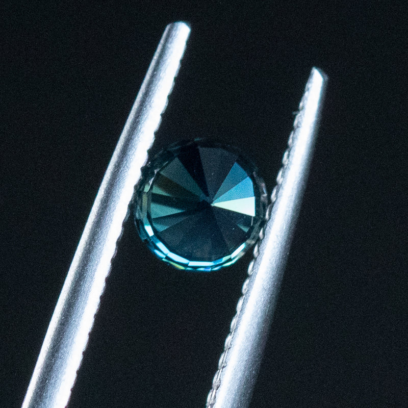 Saphir Bleu naturel 💎 – 0,62 ct – Madagascar (Ilakaka) - Montres & Bijoux Saphir Bleu naturel 💎 – 0,62 ct – Madagascar (Ilakaka) - Montres & Bijoux