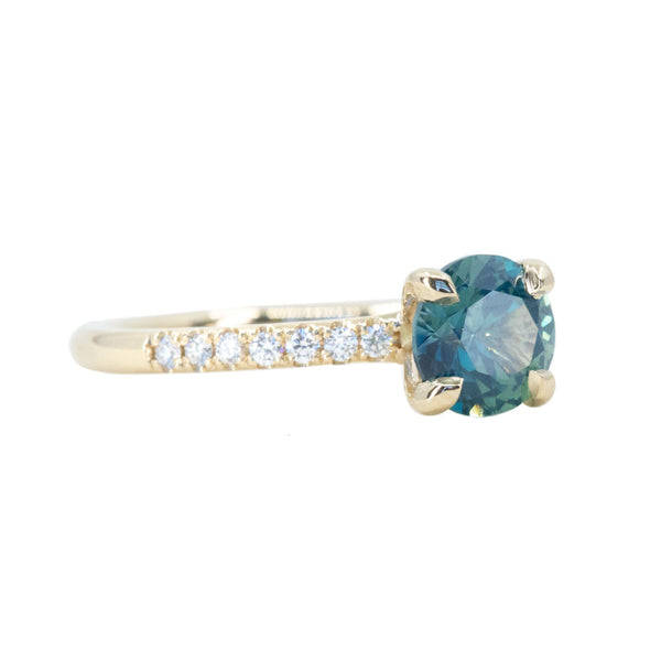 1.32ct Nigerian Sapphire Solitaire Ring with Diamonds in 14k Yellow Gold