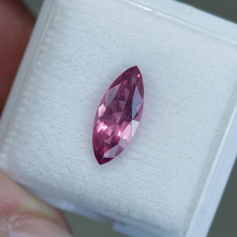 1.68CT MARQUISE SPINEL, VIBRANT PINK RED, UNTREATED, 12.9X5.3MM