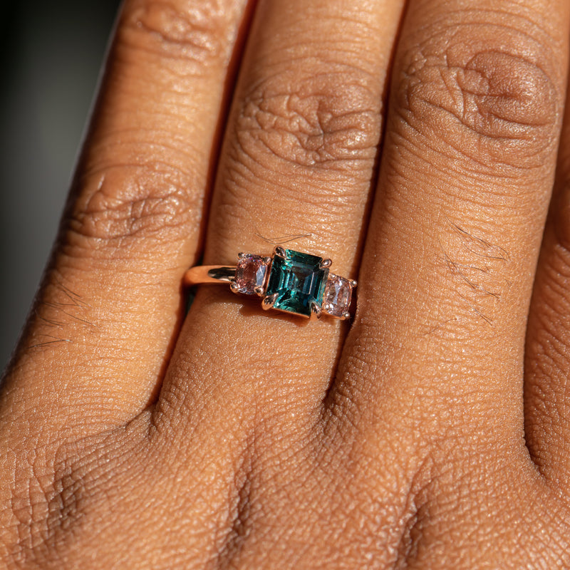 3.50ct Untreated Nigerian Teal Green Sapphire Six Prong Split Shank Solitaire in 18k Yellow Gold