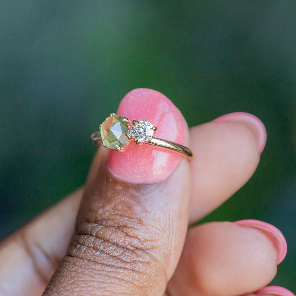 Lab grown forest green diamond trilogy ring in platinum – Aardvark Jewellery
