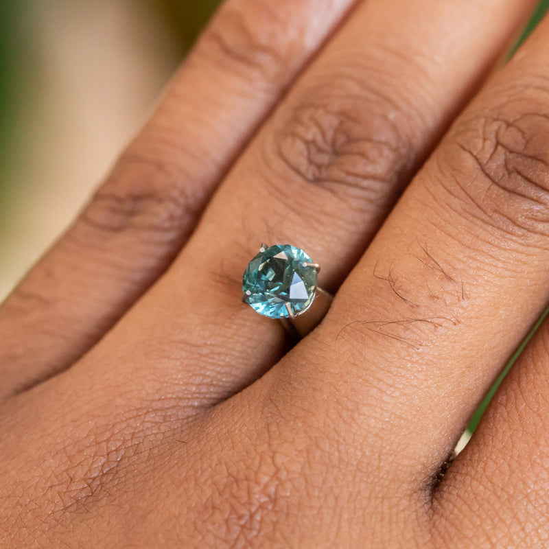 2.14CT ROUND AFRICAN SAPPHIRE, COLOR SHIFTING TEAL GREEN TO GRAY, 7.25X5.22MM