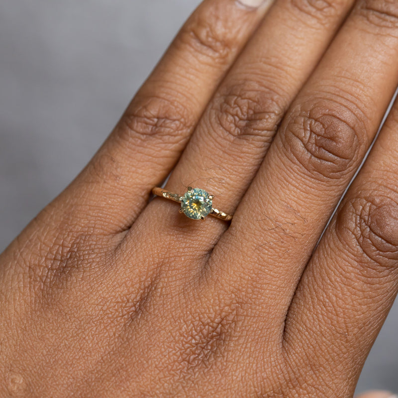 1.03ct Round Parti Montana Sapphire Evergreen Solitaire in 18k Yellow Gold