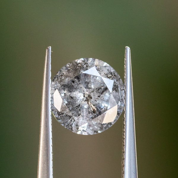 2.82CT ROUND SALT AND PEPPER DIAMOND, MOODY DARK GREY WITH BLACK INCLUSIONS, 9.2X5.26MM