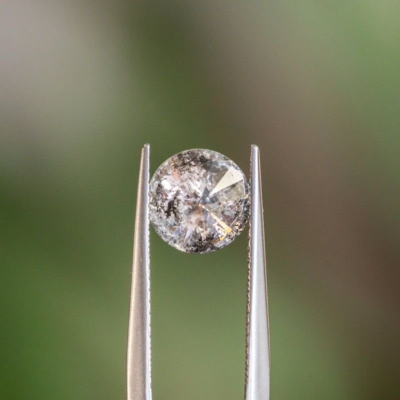 2.02CT ROUND SALT AND PEPPER DIAMOND, MEDIUM GREY WITH BLACK AND SILVER GLOW, 7.88X5.0MM