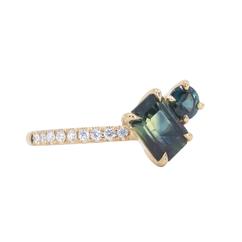 1.32ct Askew Emerald Cut Parti Sapphire and 0.31ct Round Sapphire Ring with asymmetrical diamonds in 18k Yellow Gold