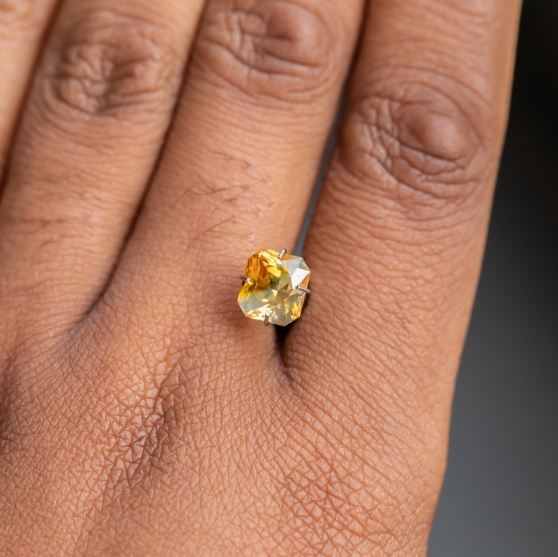 2.51CT AFRICAN RADIANT CUT SAPPHIRE, PARTI YELLOW ORANGE, 7.45X6.80MM