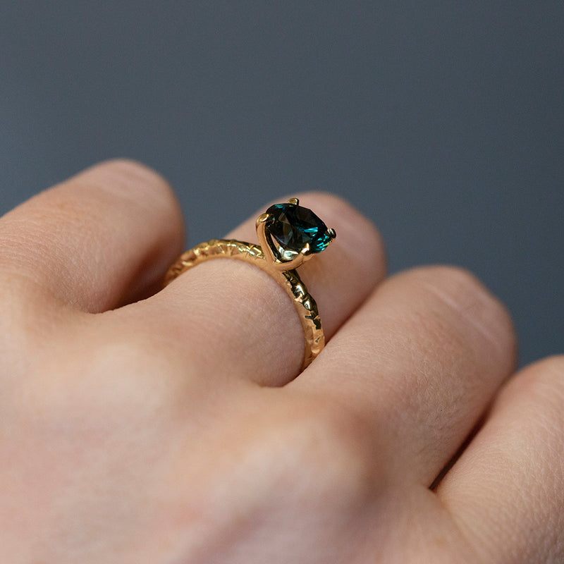 1.62ct Australian Teal Blue Green Sapphire Evergreen Solitaire In 18k Yellow Gold