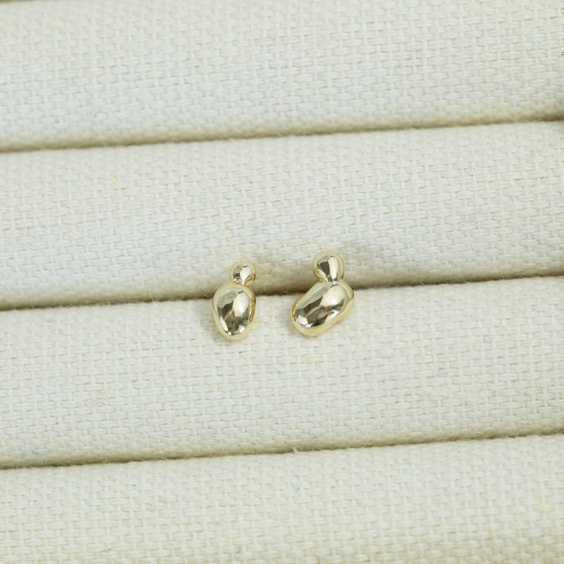 Alluvial Studs In Solid Recycled Gold